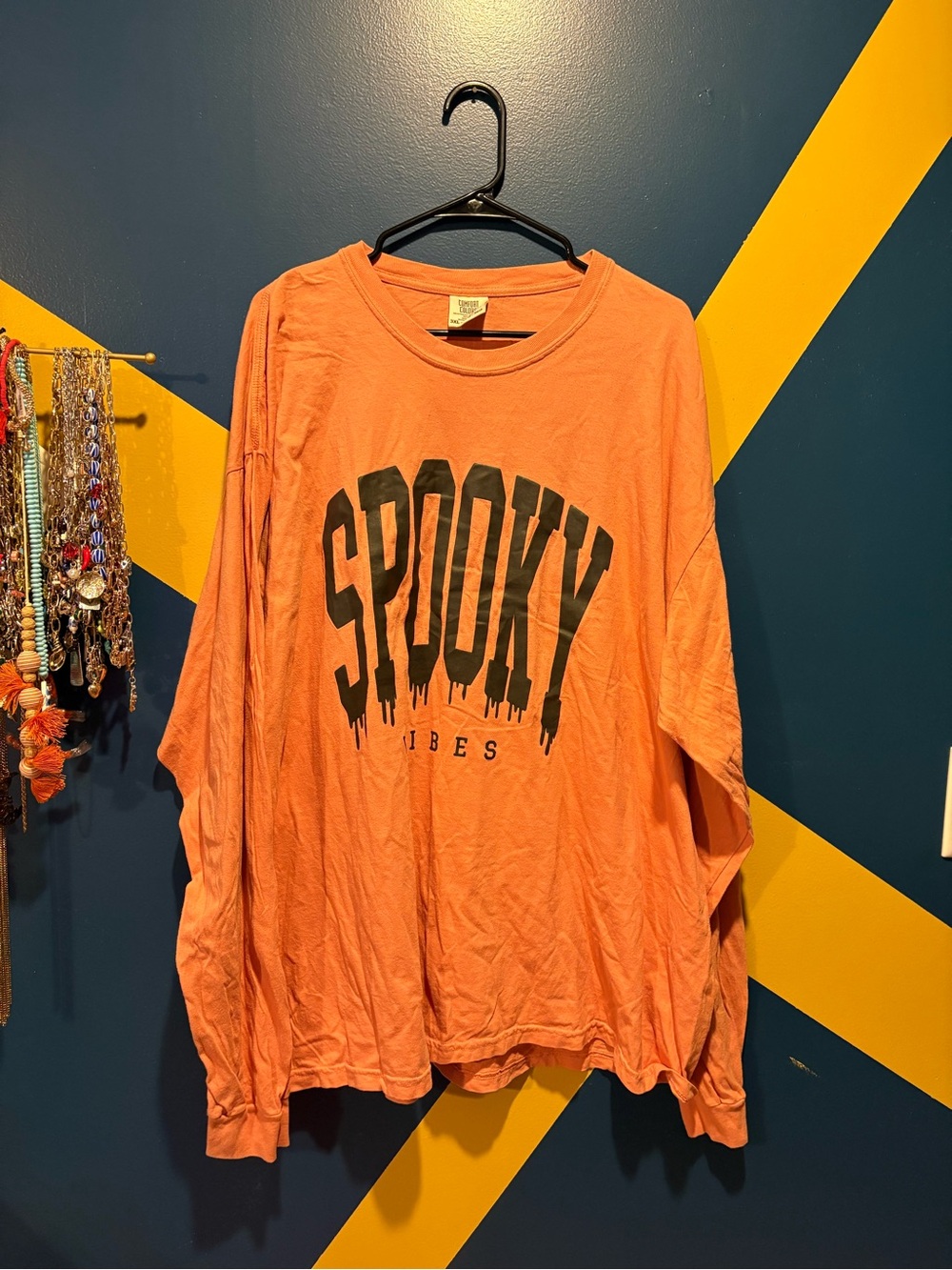 Comfort Colors Orange "Spooky Vibes" Long Sleeve Graphic Tee EUC